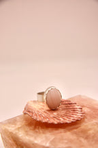 Mangano Calcite Scalloped Ring