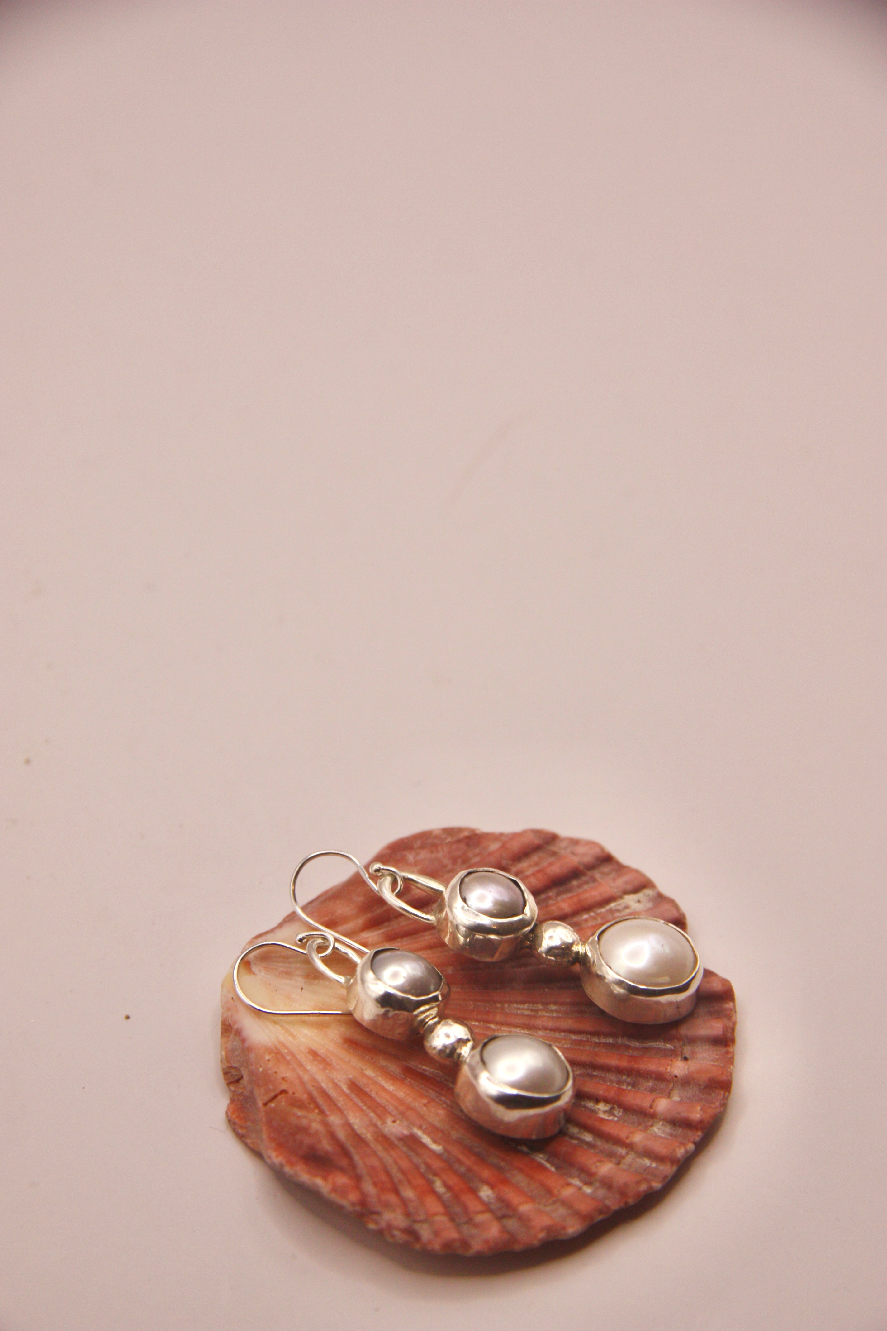 Pearl Dot Dangling Earrings