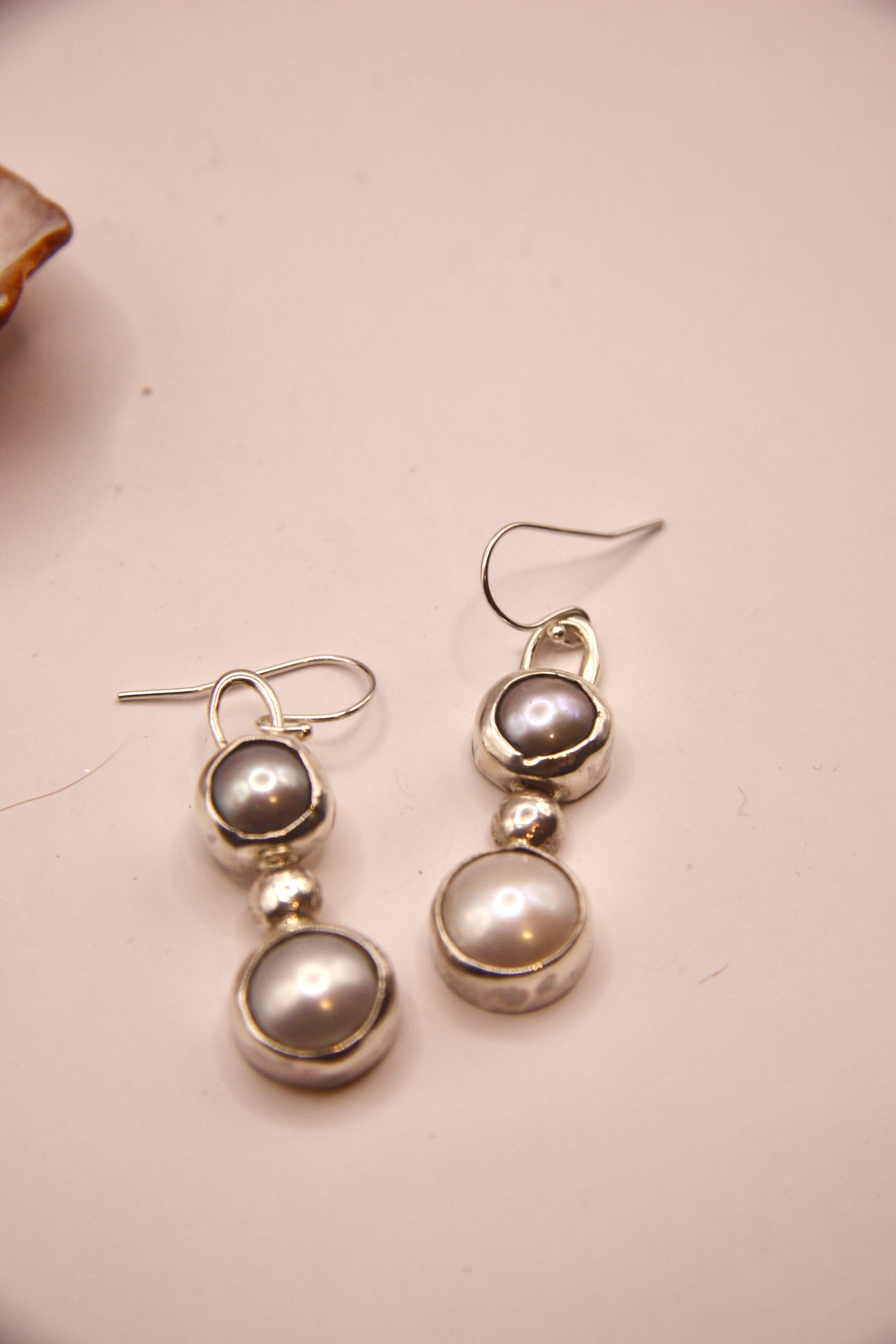 Pearl Dot Dangling Earrings